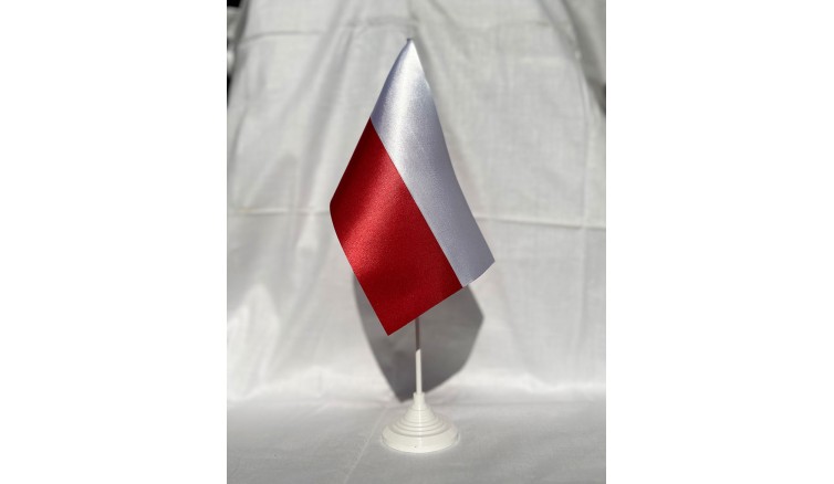 Polska flaga wykonana z gabardynu 16cm * 24cm Polska flaga wykonana z gabardynu 16cm * 24cm